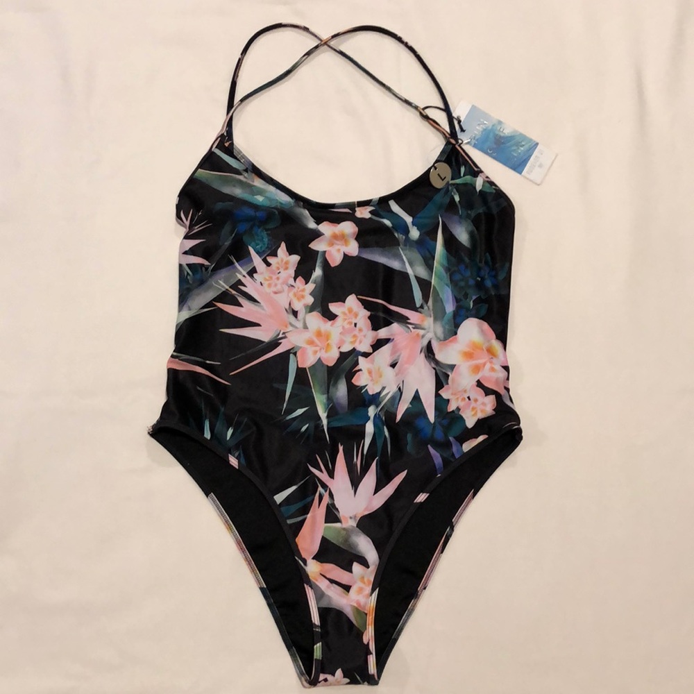 NWT!! Black floral 1-piece swimwear